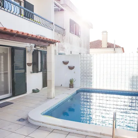 Help Yourself - Coast Hostel *