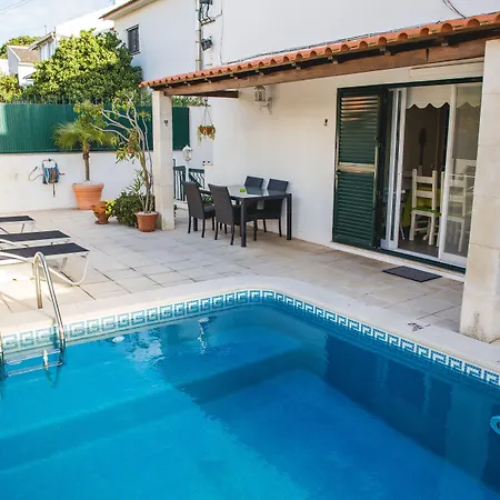 Help Yourself - Coast Hostel *