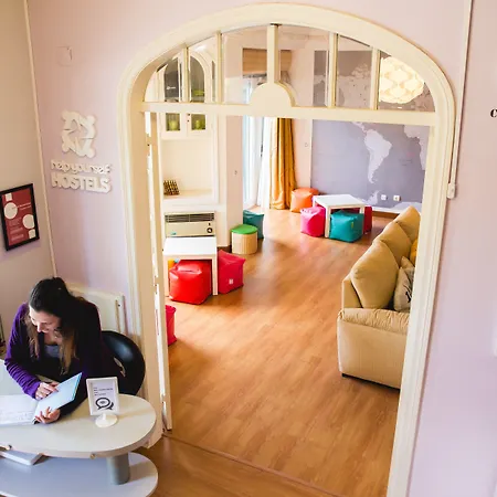 Hostel Help Yourself - Coast Carcavelos (Lisbon)