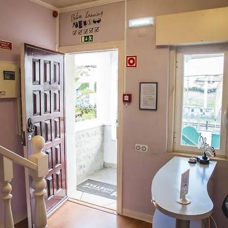 Help Yourself - Coast Hostel Carcavelos (Lisbon)