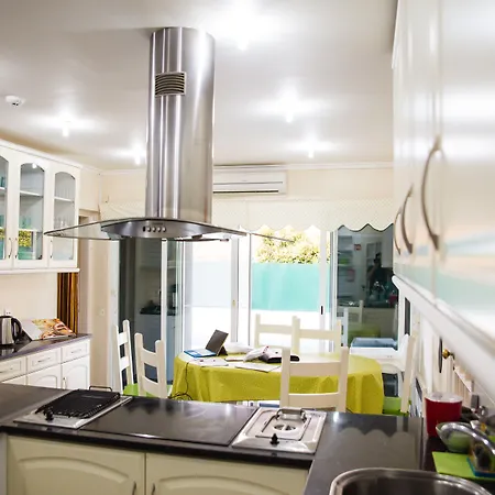 Hostel Help Yourself - Coast Carcavelos (Lisbon)