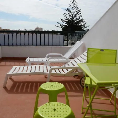 Help Yourself - Coast Hostel Carcavelos (Lisbon)