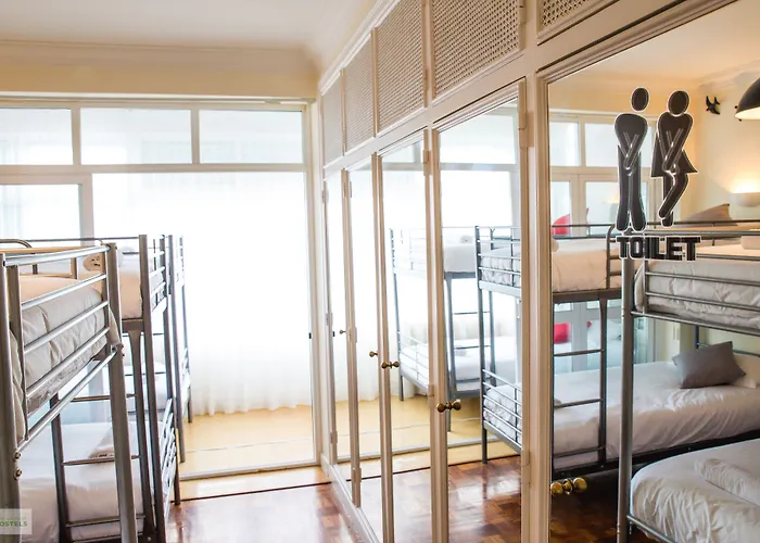 Help Yourself - Coast Hostal Carcavelos (Lisbon)