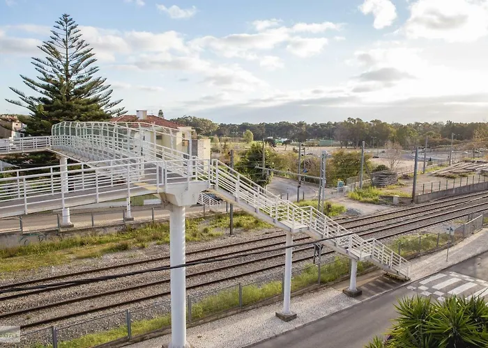 Help Yourself - Coast Hostal Carcavelos (Lisbon)