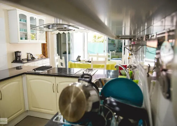 Help Yourself - Coast Hostal Carcavelos (Lisbon)