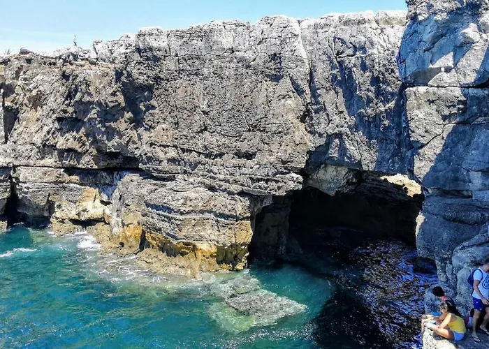 Hostal Help Yourself - Coast Carcavelos (Lisbon)